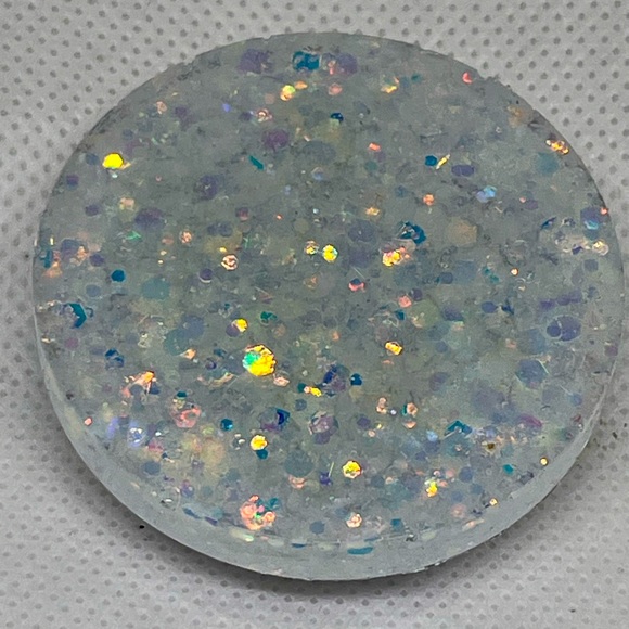 New! Iridescent, holographic pop socket. - Picture 1 of 9
